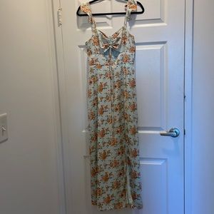 Lulus sage floral print maxi dress with slit
